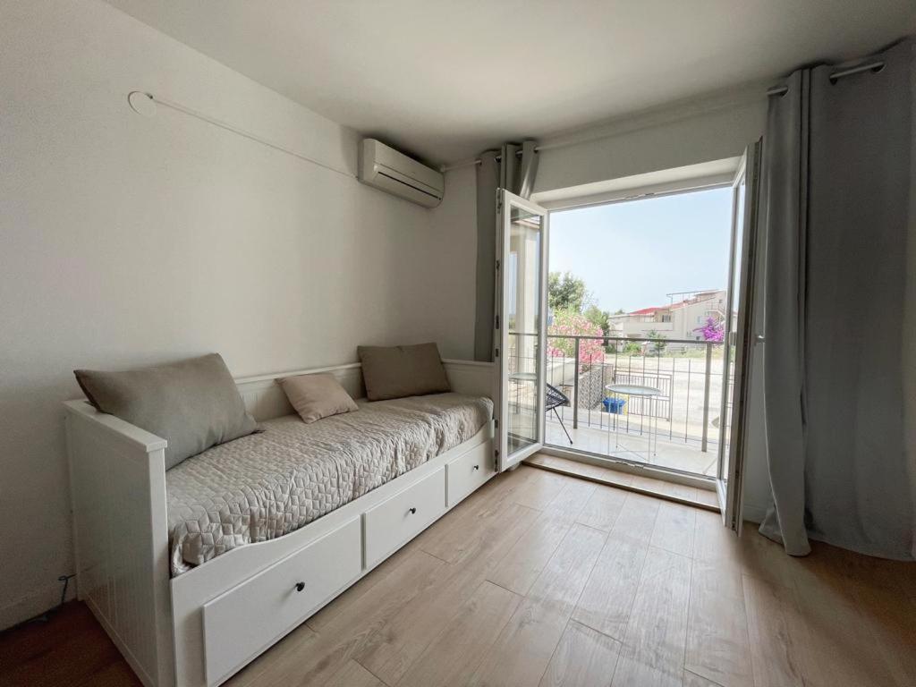 Caramel Comforts With Sea View In Stinjan Only 300 Meters From The Beach Pula Exterior photo