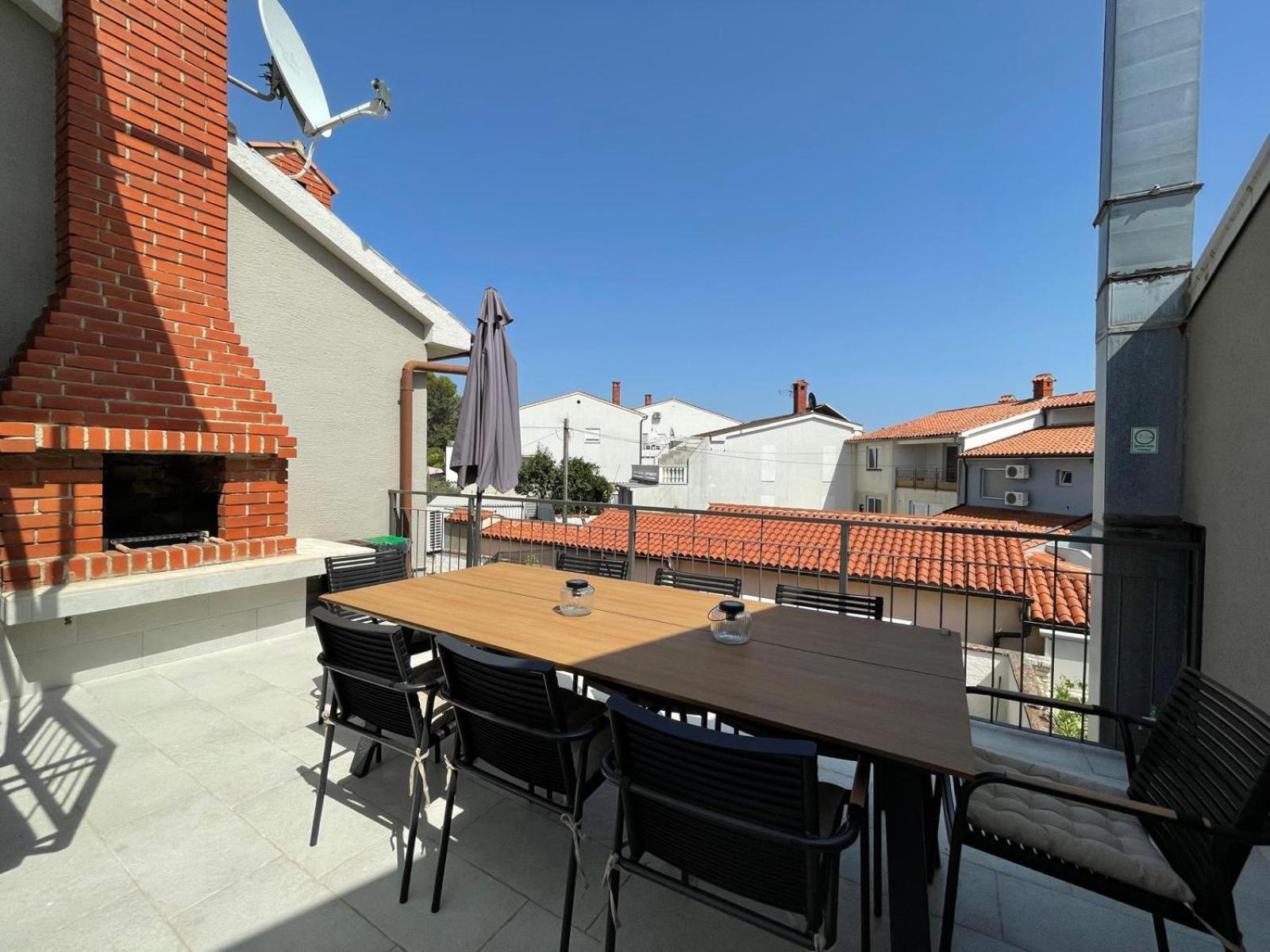 Caramel Comforts With Sea View In Stinjan Only 300 Meters From The Beach Pula Exterior photo