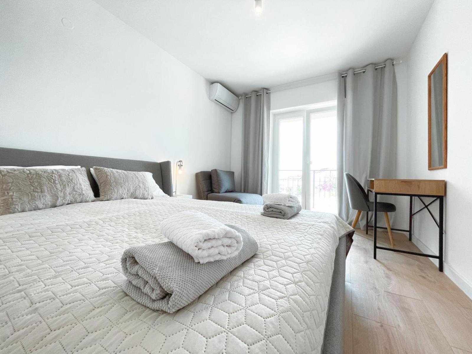 Caramel Comforts With Sea View In Stinjan Only 300 Meters From The Beach Pula Exterior photo