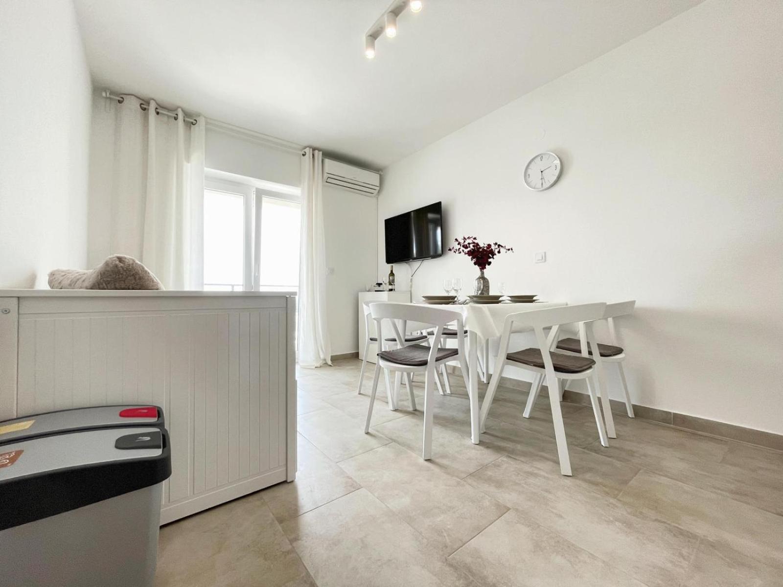 Caramel Comforts With Sea View In Stinjan Only 300 Meters From The Beach Pula Exterior photo